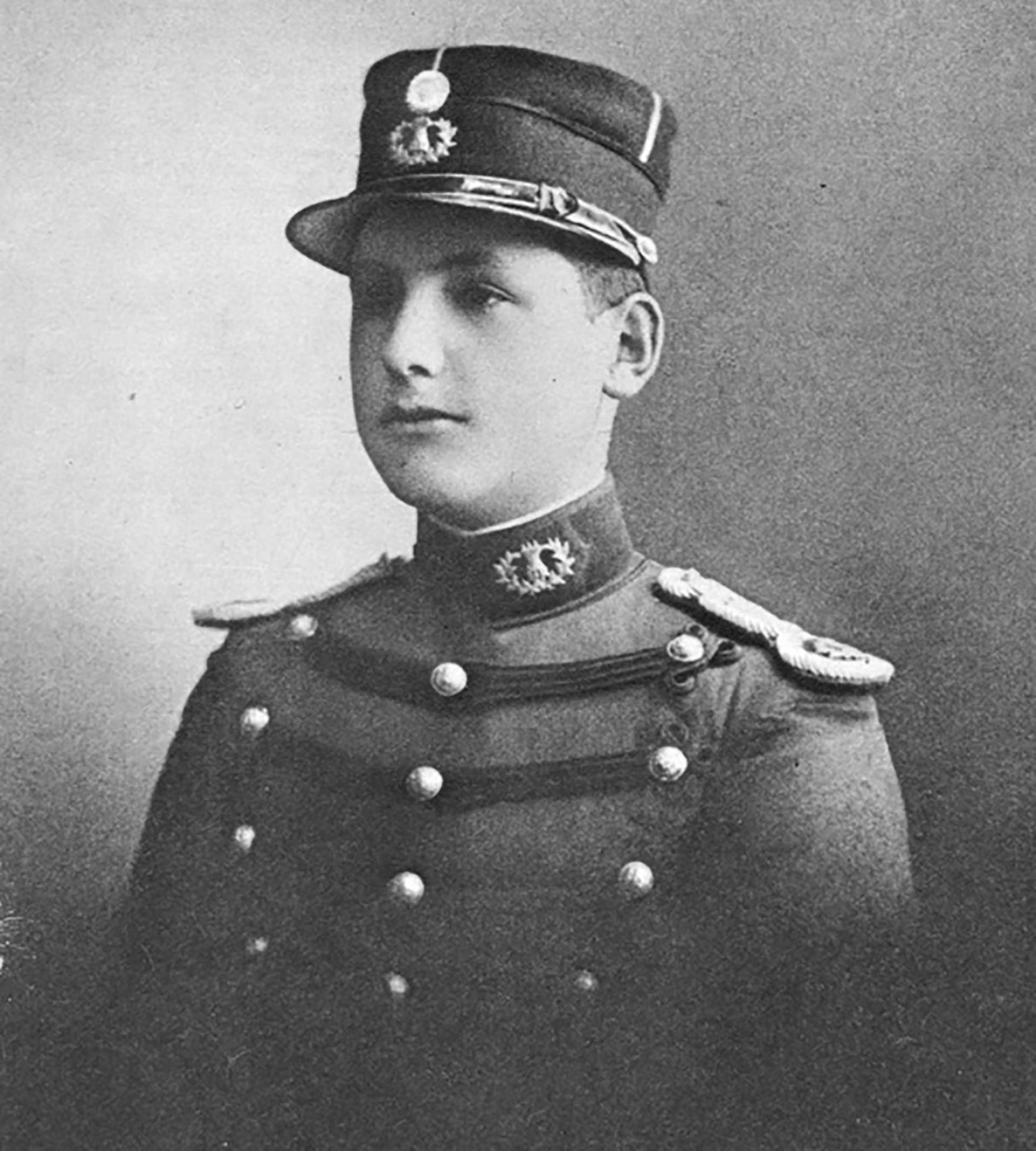 Juan Domingo Perón en uniforme militar